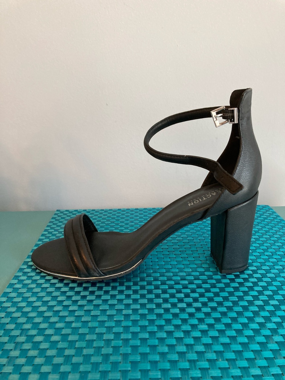 Kenneth Cole Reaction Black Ankle-Strap Block Heel Sandals Women Size 10 M